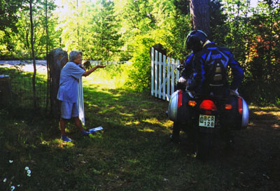 Bl a s&aring; h&auml;r kommer vi alla ih&aring;g Asta